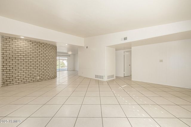 3738 E Glenrosa Avenue, Phoenix, AZ 85018