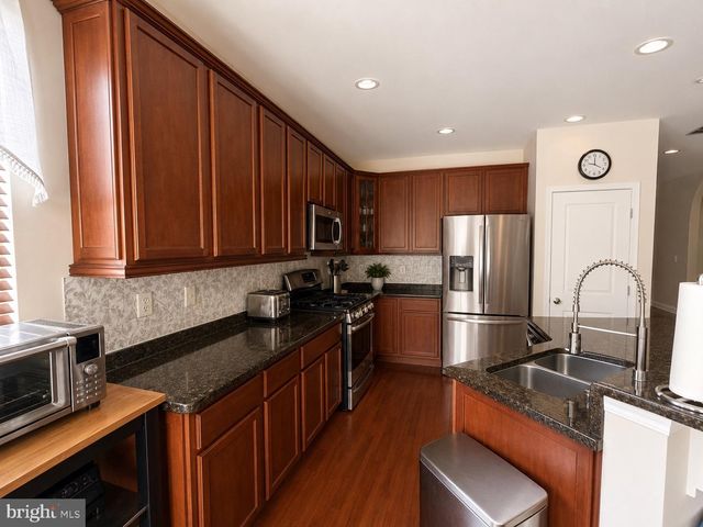 2860 BRUNSTON CASTLE LN, Waldorf, MD 20601