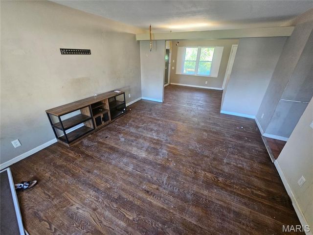 2254 Gadbury Drive, St Louis, MO 63136