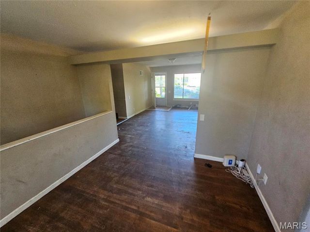 2254 Gadbury Drive, St Louis, MO 63136