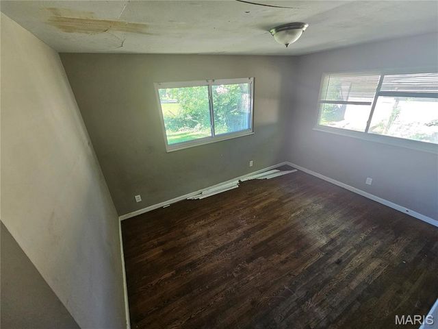 2254 Gadbury Drive, St Louis, MO 63136