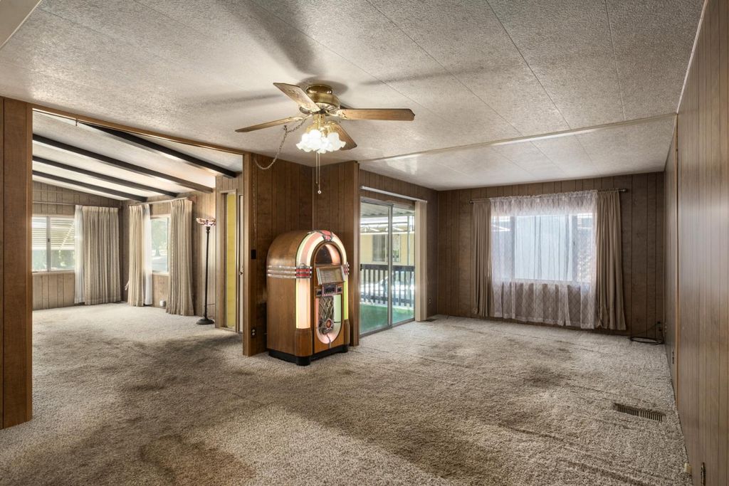 Image 10 of property listing at 340 N Frankwood # 48, Sanger, CA 93657
