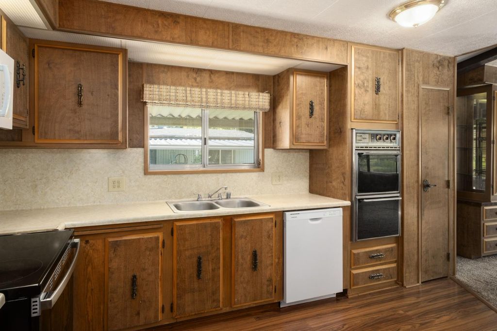 Image 14 of property listing at 340 N Frankwood # 48, Sanger, CA 93657
