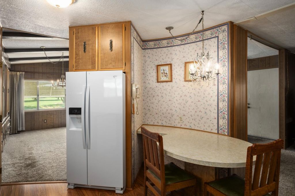 Image 15 of property listing at 340 N Frankwood # 48, Sanger, CA 93657