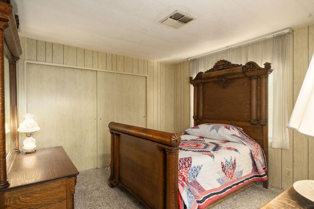 Image 19 of property listing at 340 N Frankwood # 48, Sanger, CA 93657