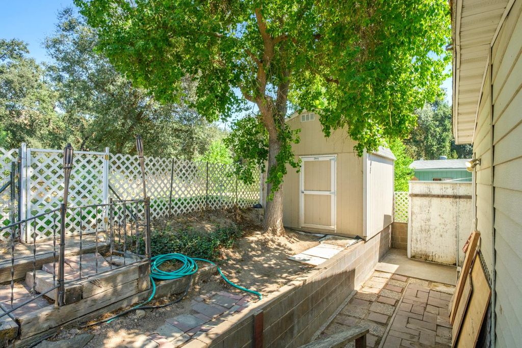 Image 24 of property listing at 340 N Frankwood # 48, Sanger, CA 93657