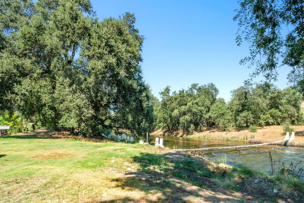 Image 27 of property listing at 340 N Frankwood # 48, Sanger, CA 93657