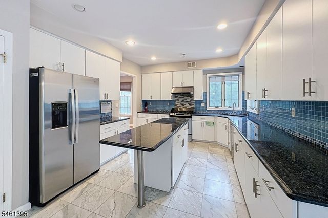 33 Rose Ln, Rockaway Boro, NJ 07866