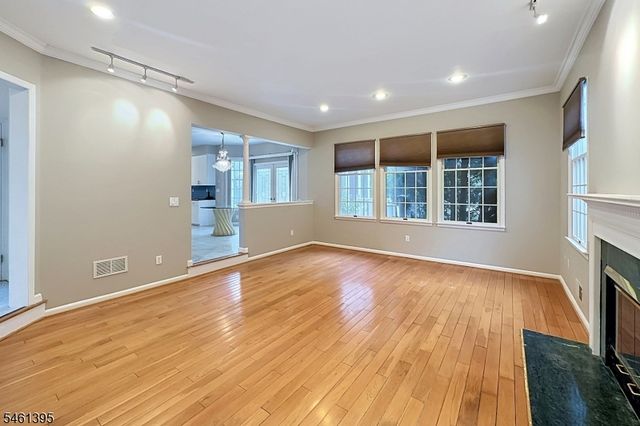 33 Rose Ln, Rockaway Boro, NJ 07866