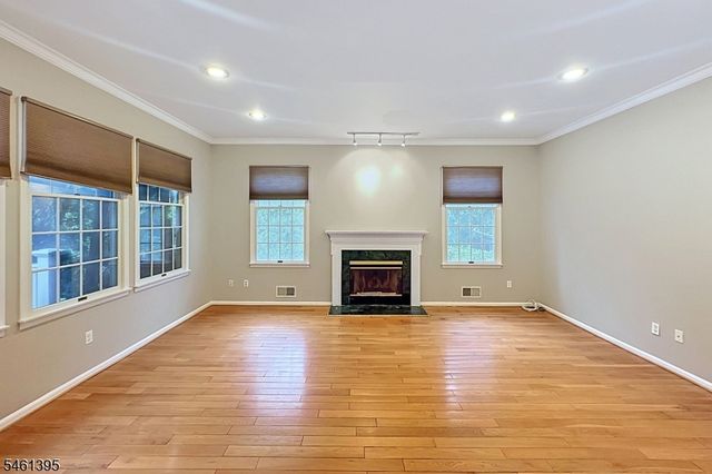 33 Rose Ln, Rockaway Boro, NJ 07866