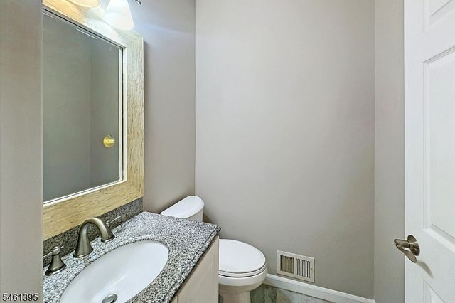 33 Rose Ln, Rockaway Boro, NJ 07866