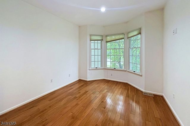 33 Rose Ln, Rockaway Boro, NJ 07866