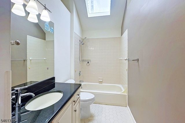 33 Rose Ln, Rockaway Boro, NJ 07866