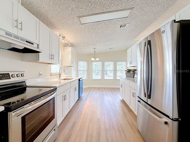 1676 ELKHART CIRCLE, Tavares, FL 32778