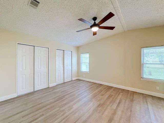 1676 ELKHART CIRCLE, Tavares, FL 32778
