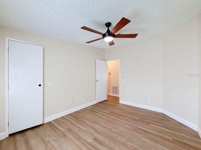 1676 ELKHART CIRCLE, Tavares, FL 32778