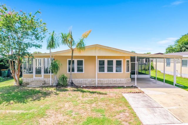 1676 ELKHART CIRCLE, Tavares, FL 32778