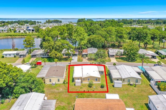 1676 ELKHART CIRCLE, Tavares, FL 32778