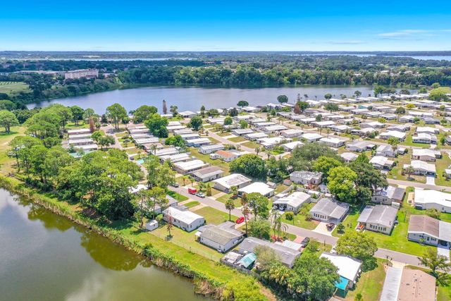 1676 ELKHART CIRCLE, Tavares, FL 32778