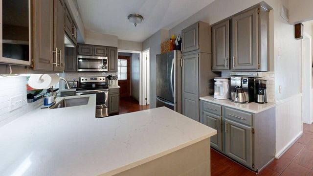 2046 Acton Road, Grand Rapids, MI 49504