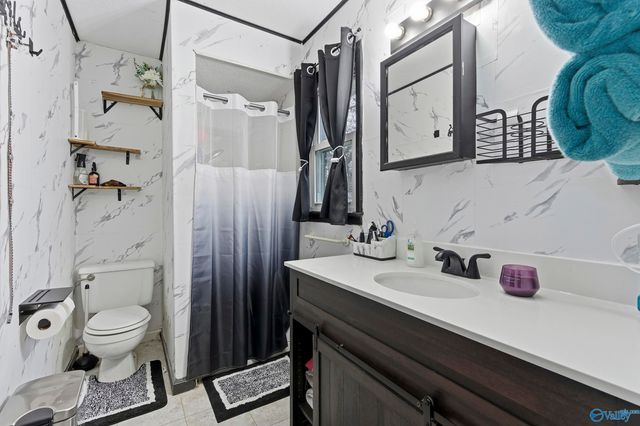 10 Pence Road, Somerville, AL 35670