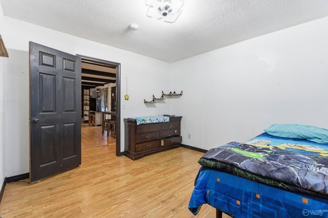 10 Pence Road, Somerville, AL 35670