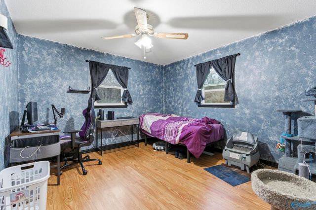 10 Pence Road, Somerville, AL 35670