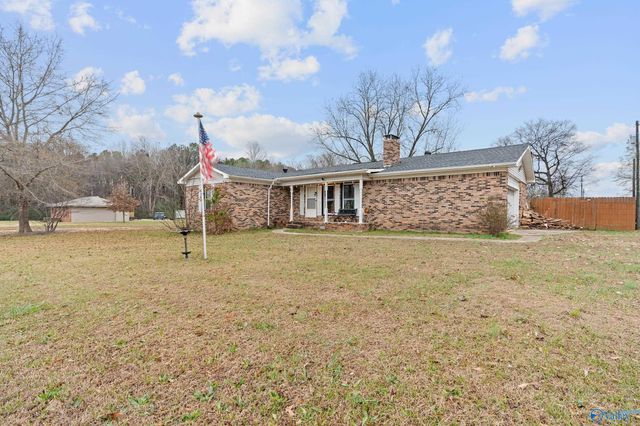 10 Pence Road, Somerville, AL 35670