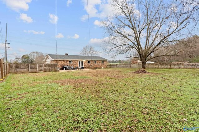 10 Pence Road, Somerville, AL 35670