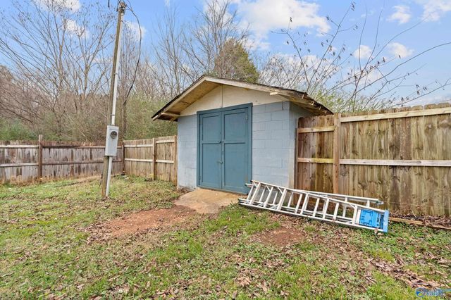 10 Pence Road, Somerville, AL 35670