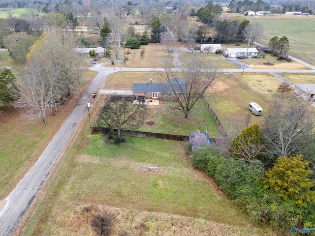 10 Pence Road, Somerville, AL 35670