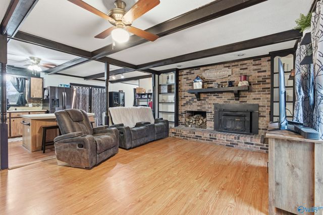 10 Pence Road, Somerville, AL 35670