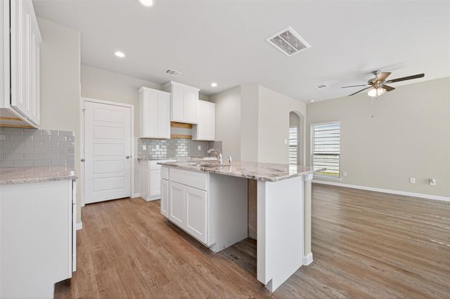 426 Emerald Thicket Lane, Huffman, TX 77336