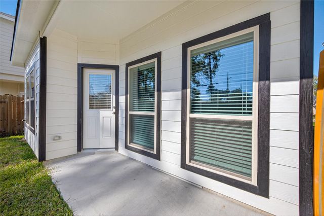 426 Emerald Thicket Lane, Huffman, TX 77336