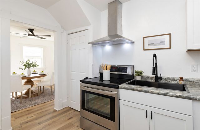 2915 4th Street, Des Moines, IA 50313