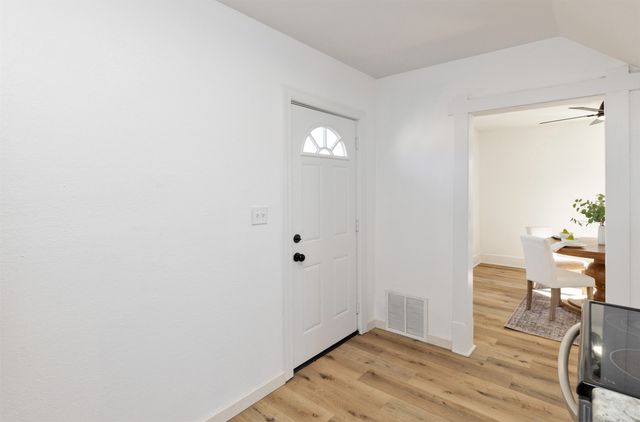 2915 4th Street, Des Moines, IA 50313