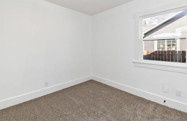 2915 4th Street, Des Moines, IA 50313