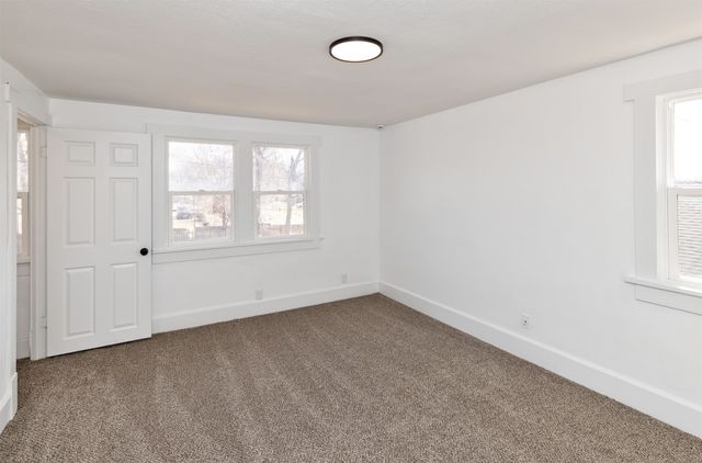 2915 4th Street, Des Moines, IA 50313