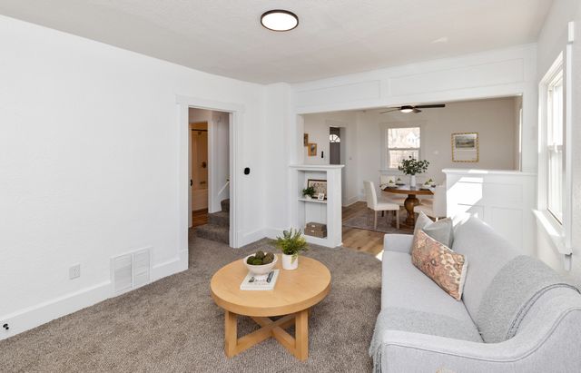 2915 4th Street, Des Moines, IA 50313