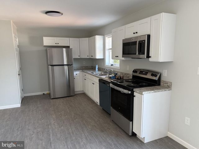 24 N 6TH ST, Halifax, PA 17032