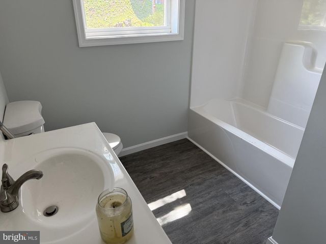 24 N 6TH ST, Halifax, PA 17032