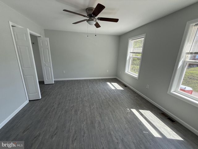 24 N 6TH ST, Halifax, PA 17032