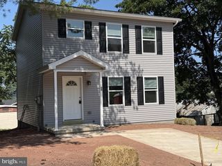24 N 6TH ST, Halifax, PA 17032