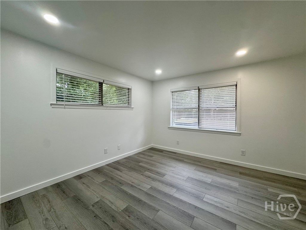 Image 11 of property listing at 2101 Oakland Court A, Savannah, GA 31404