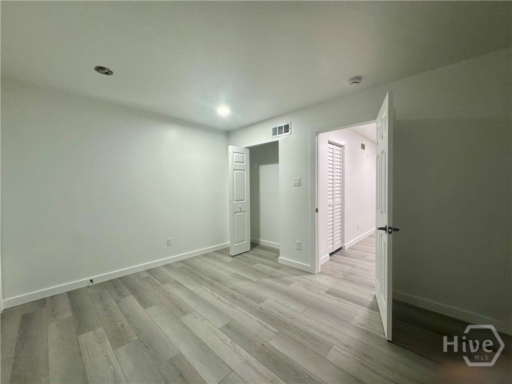 Image 13 of property listing at 2101 Oakland Court A, Savannah, GA 31404