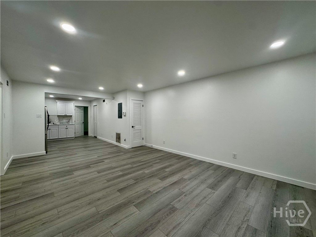 Image 2 of property listing at 2101 Oakland Court A, Savannah, GA 31404