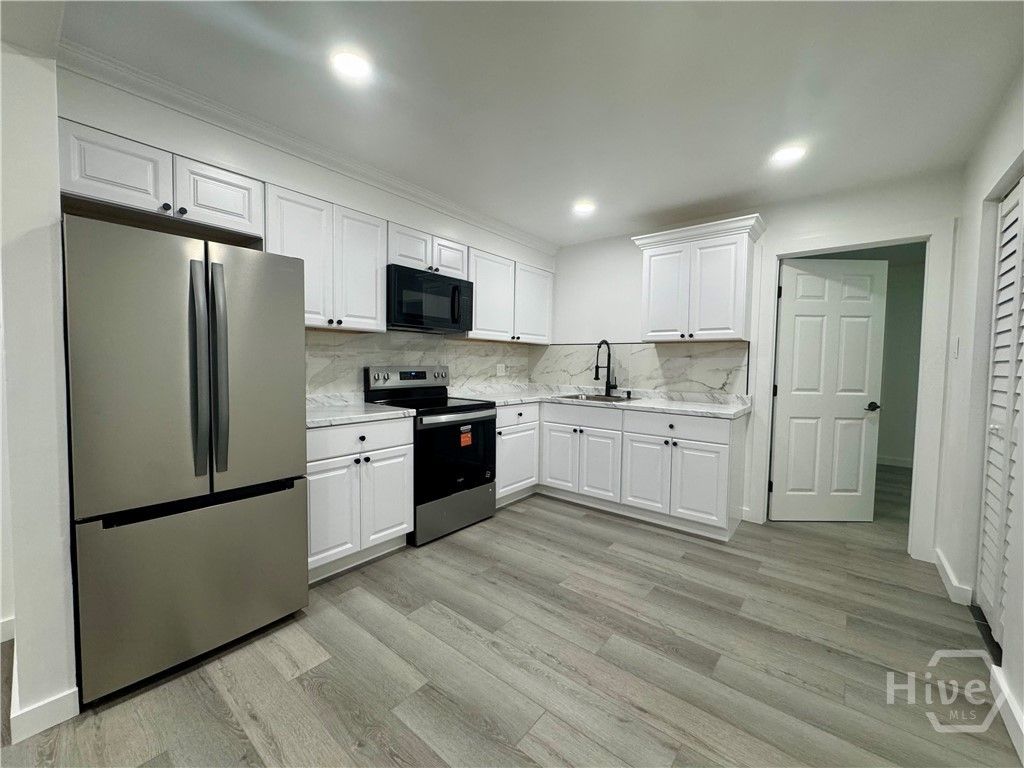 Image 4 of property listing at 2101 Oakland Court A, Savannah, GA 31404