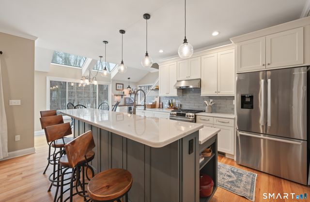 41 Glen Place, Glastonbury, CT 06033