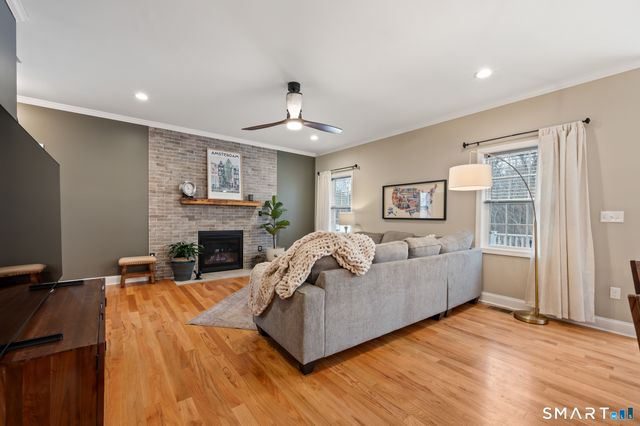 41 Glen Place, Glastonbury, CT 06033