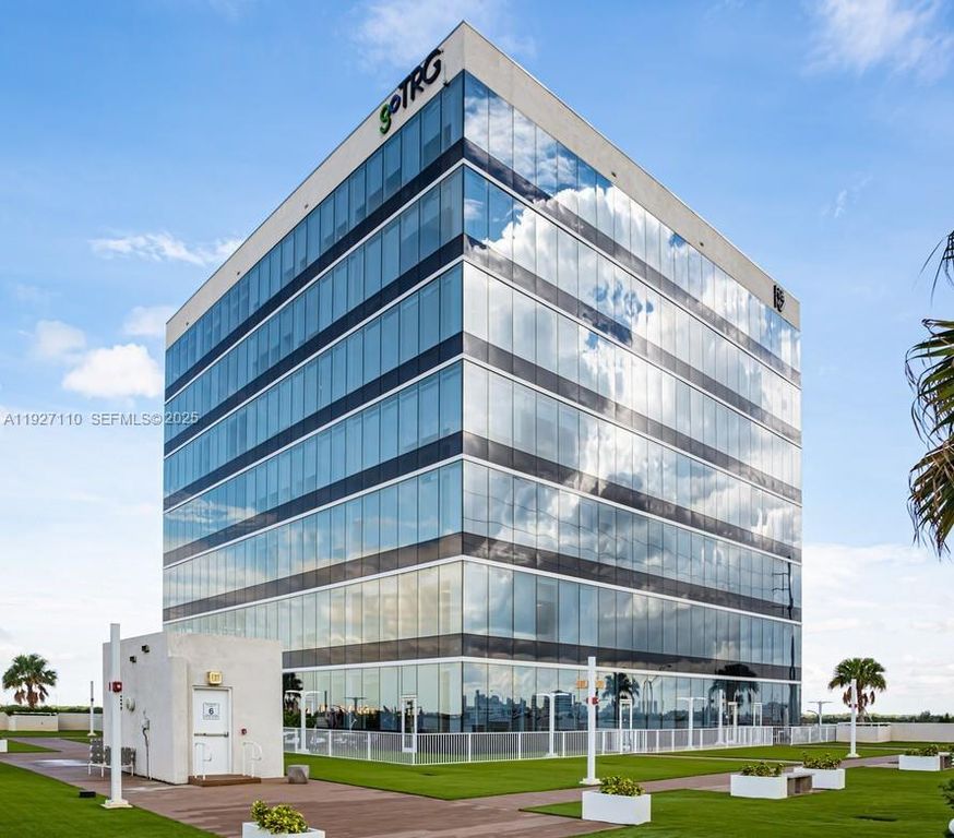 20200 W Dixie Hwy 805A, Miami, FL 33180